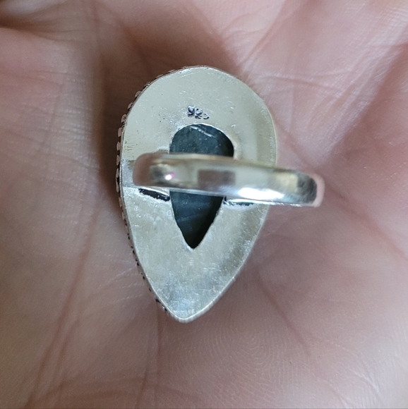 💙Blue Flash Labradorite Sterling Silver Ring - Picture 4 of 4